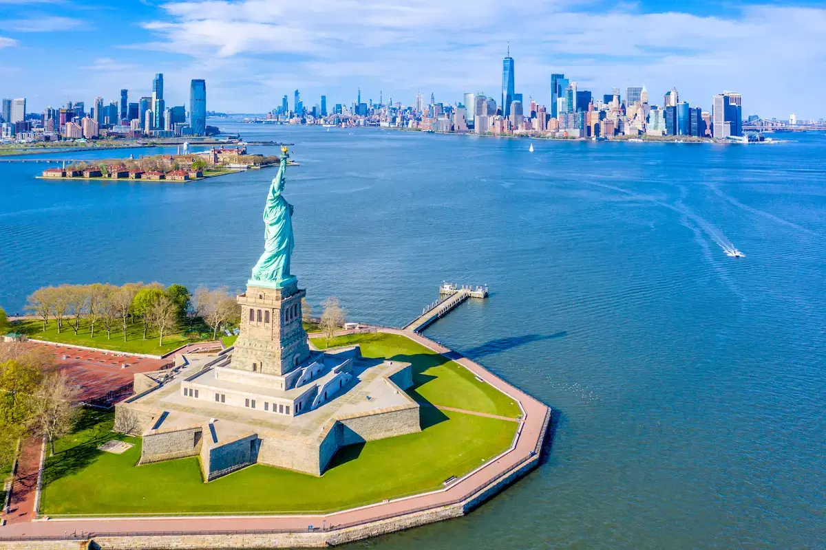 Frelsisstyttan og Ellis Island